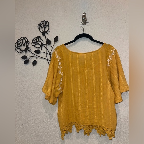 ALYA Embroidered Lace Trim Mustard Yellow Blouse Size Medium - Picture 9 of 10